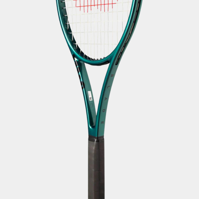 Wilson Blade Pro 98 V9 Tennis Racket