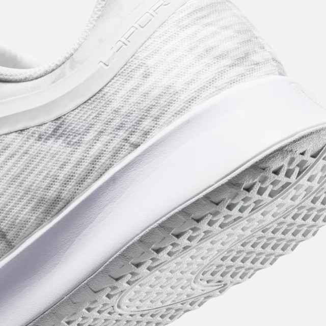 Nike Vapor Pro 3 Magnolia Men's Hard Court Tennis Shoes - White/Pure Platinum/Metallic Gold