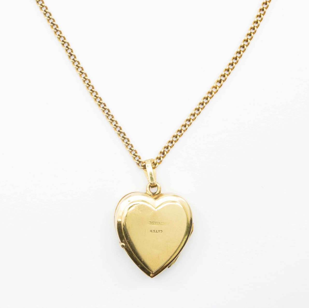 Second Hand 9ct Gold Engraved Heart Locket | RH Jewellers
