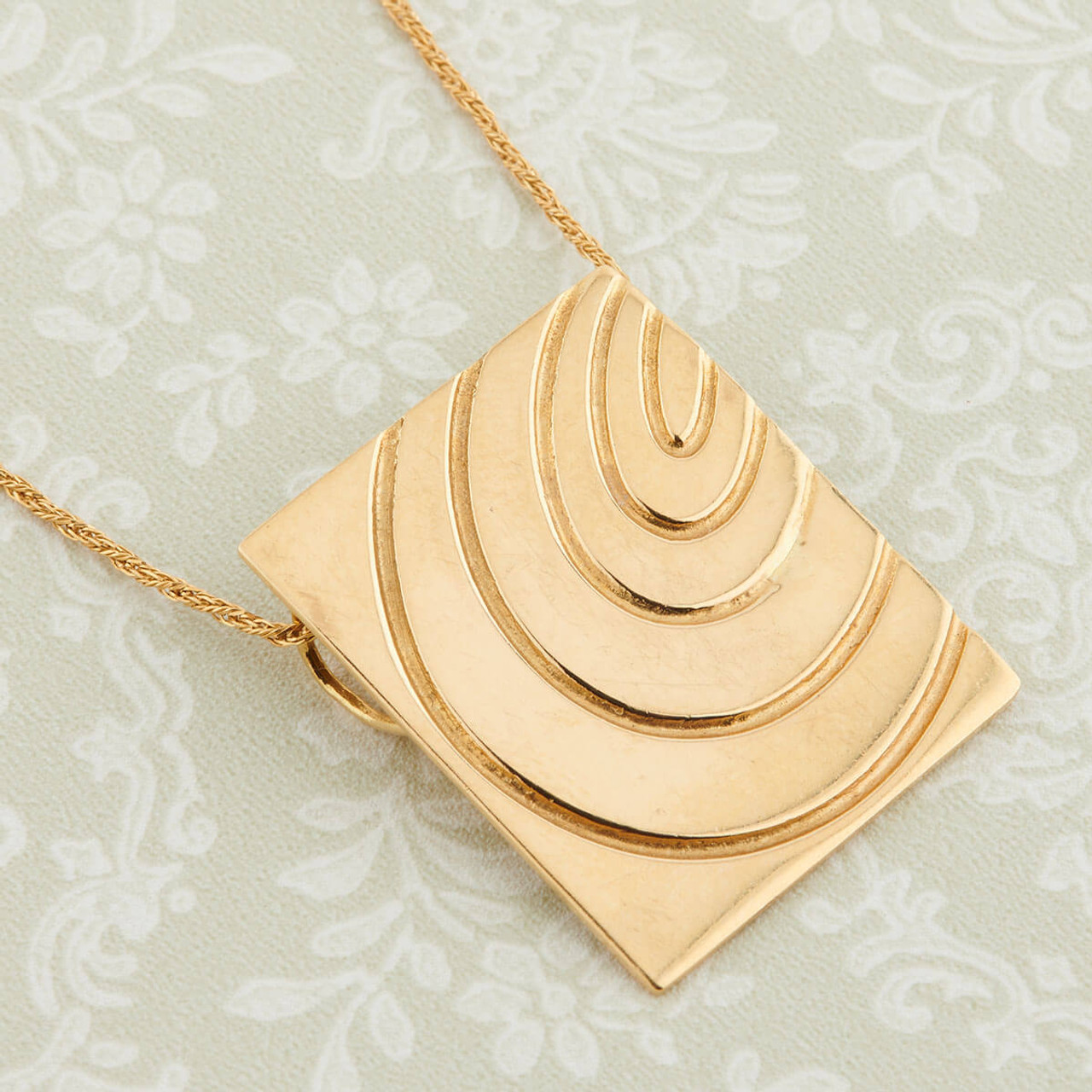 Second Hand 18ct Gold Large Rectangle Pendant RH Jewellers Second Hand 18ct Gold Large Rectangle Pendant RH Jewellers