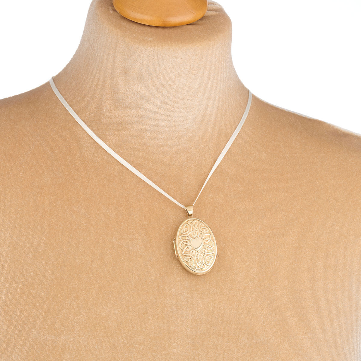 Second Hand 9ct Gold Heart Oval Locket RH Jewellers