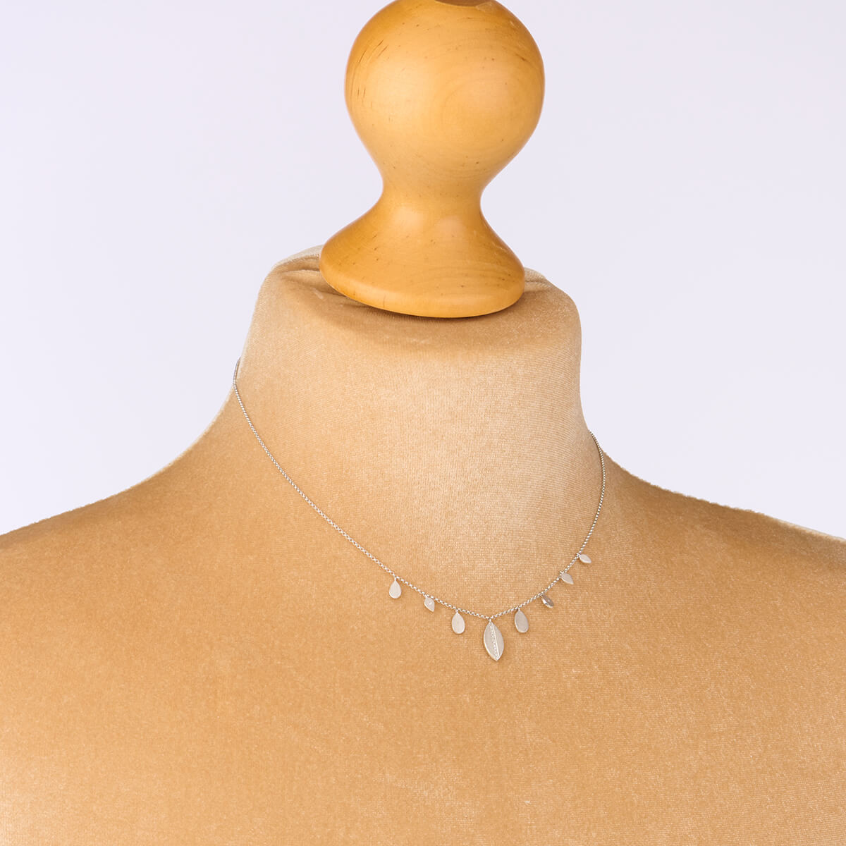 Golden Leaf Choker Necklace JLTN0699
