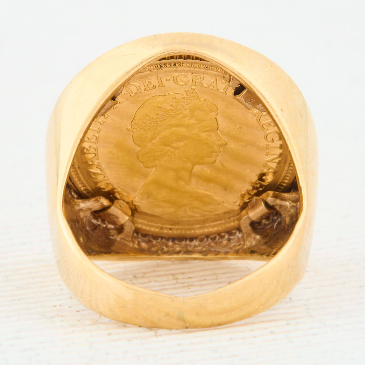 Second Hand 9ct Gold 1982 Half Sovereign Ring | RH Jewellers