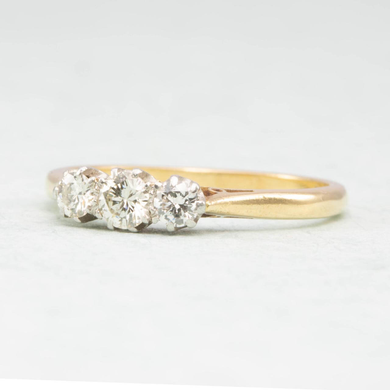 Second Hand 18ct Gold 3 Stone Diamond Ring | RH Jewellers