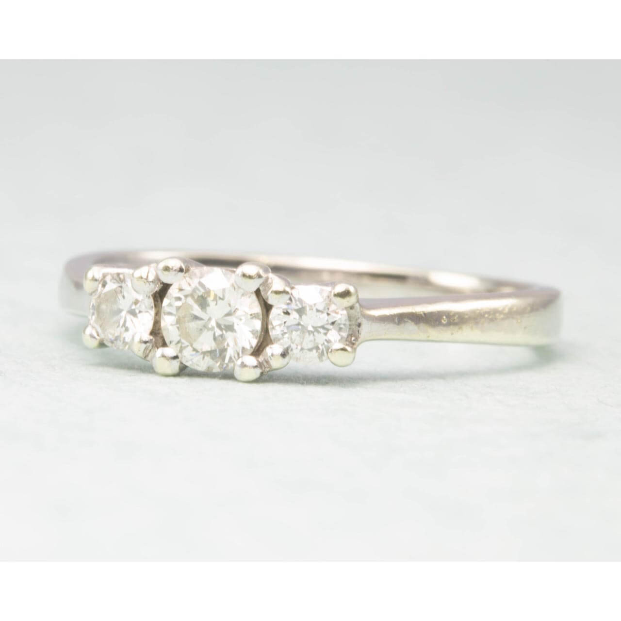 Second Hand 9ct Gold 3 Stone Diamond Ring RH Jewellers