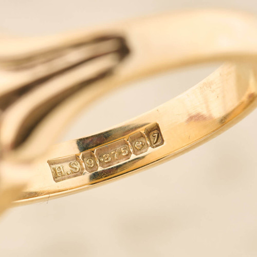 Vintage 9ct Gold Rectangle Signet Ring 1958-1959 | RH Jewellers