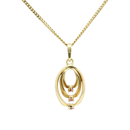 Second Hand 18ct Gold Ruby Pendant & Chain RH Jewellers Second Hand 18ct Gold Ruby Pendant & Chain RH Jewellers