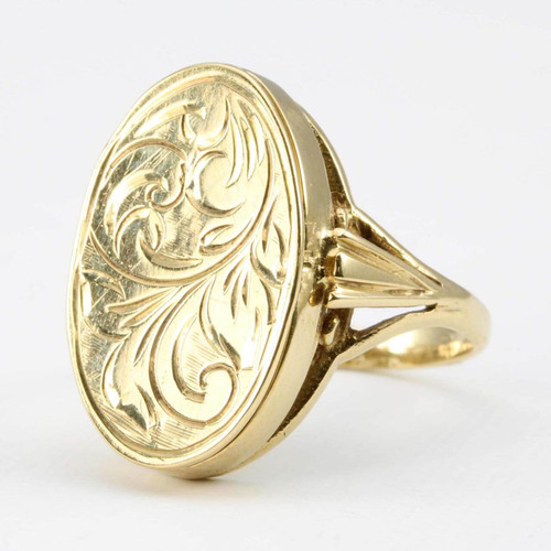 Second Hand 9ct Gold Engraved Locket Ring | RH Jewellers