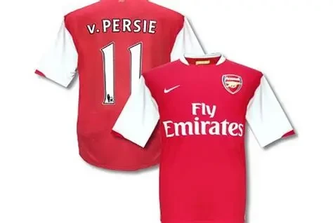 NIKE ARSENAL 2007 HOME   v. Persie   JERSEY