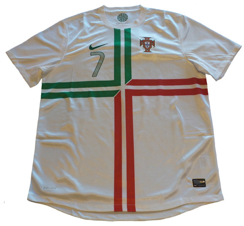 white nike soccer jersey