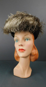 Vintage 1940s Felt Tilt Hat with Curled Brown & Ivory Feather