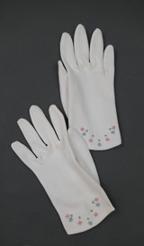 Vintage Floral Embroidered White Gloves, size 6-1/2 1960s nylon