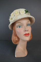 Vintage Hat White Straw Raffia with Daisy Flowers, 1960s , 21 inch head
