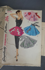 Vintage Novelty Aprons Pattern Poodles and Valentine Hearts, 1950s Simplicity 1357, with Transfer one size