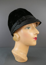 Vintage 1920s Black Velvet Cloche Hat  Lady Duff, some issues, 22-23 inch head