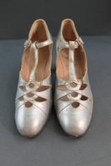 Vintage 1920s Silver Evening Shoes, Leather T-strap with Cut-outs, US sz 7-1/2N, damaged display