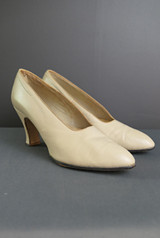 Vintage 1930s Cream Leather Shoes, 1920s Pumps, US size 6-1/2