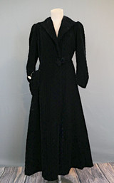 Vintage 1940s Black Robe Quilted Velvet, fits 38 inch bust