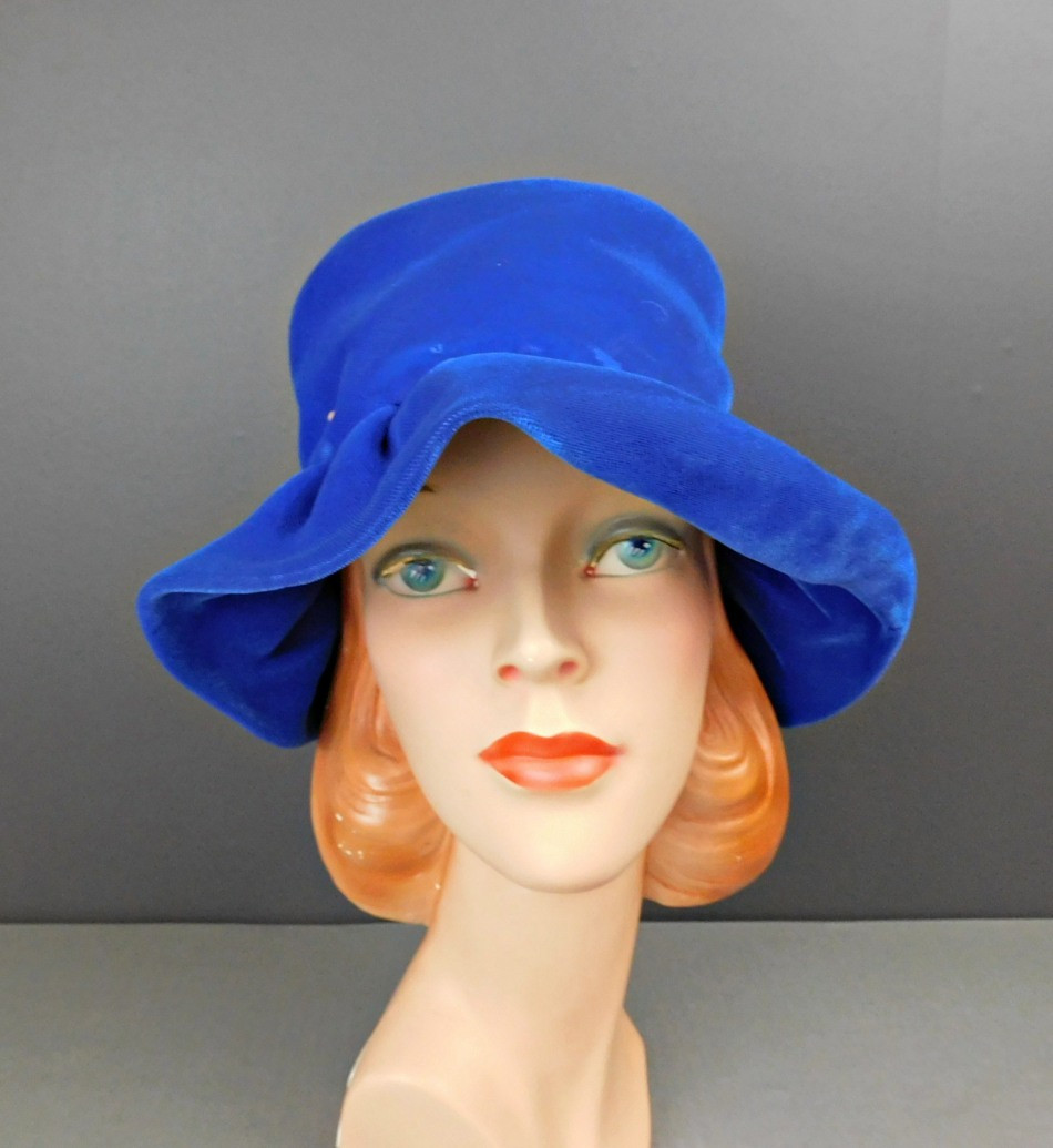 Vintage Bright Blue Velvet Hat with Floppy Brim, 1960s 21  display picture 3
