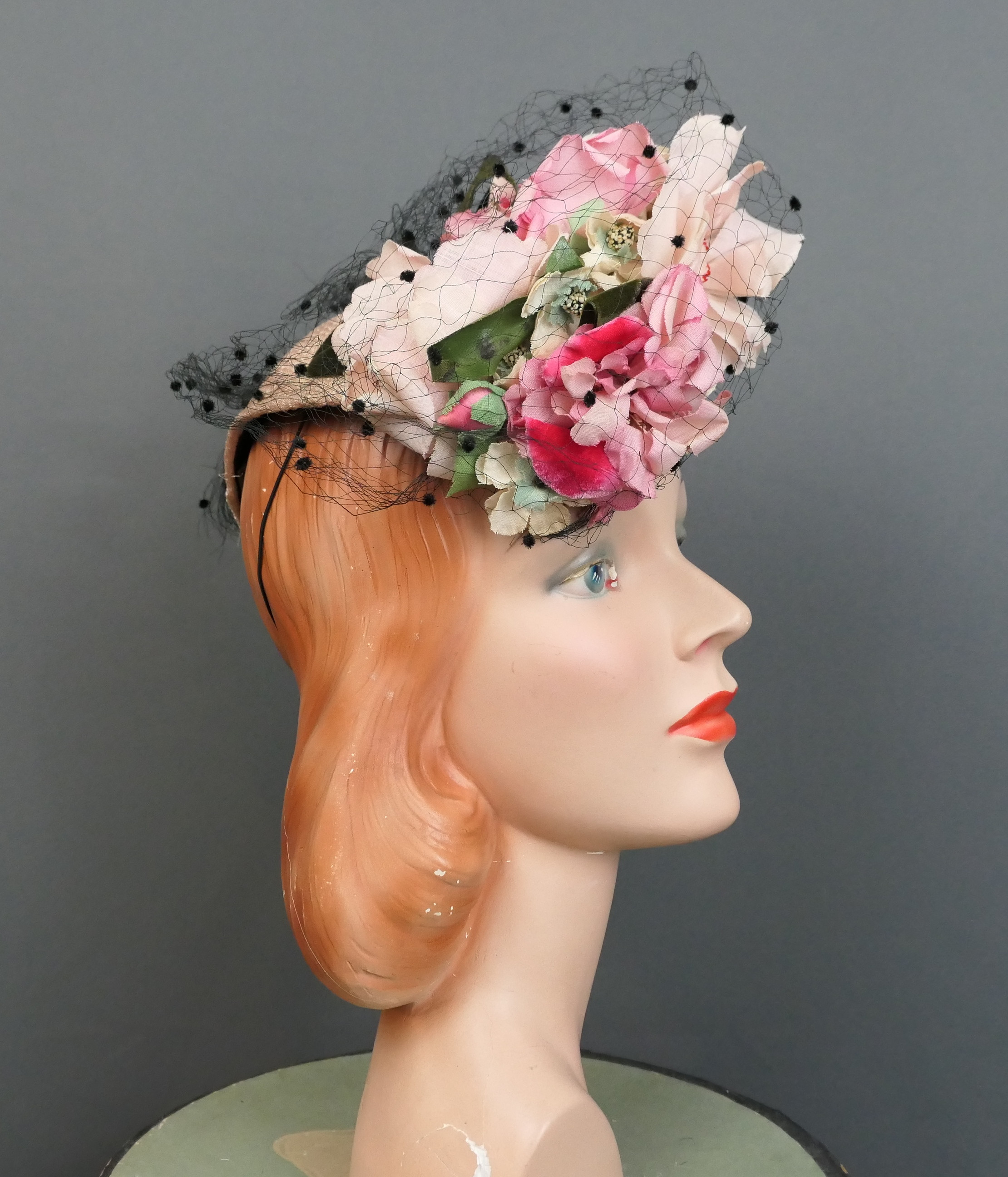 CHIC 1940\'s BROWN TILT HAT WITH FUCHSIA VELVET FLOWERS & MATCHING VEIL Vintage 1940s Pink Floral Tilt Hat, Velvet Bow & Netting  main image 3
