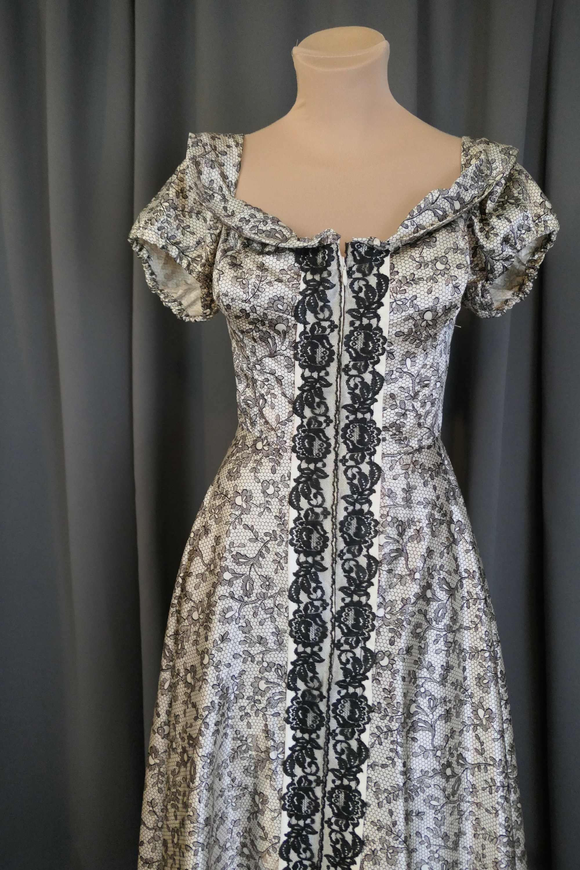 Vintage 1950s Dress Lace Print Slipper Satin, True Circle Skirt, Deroy  Paris, 34 bust