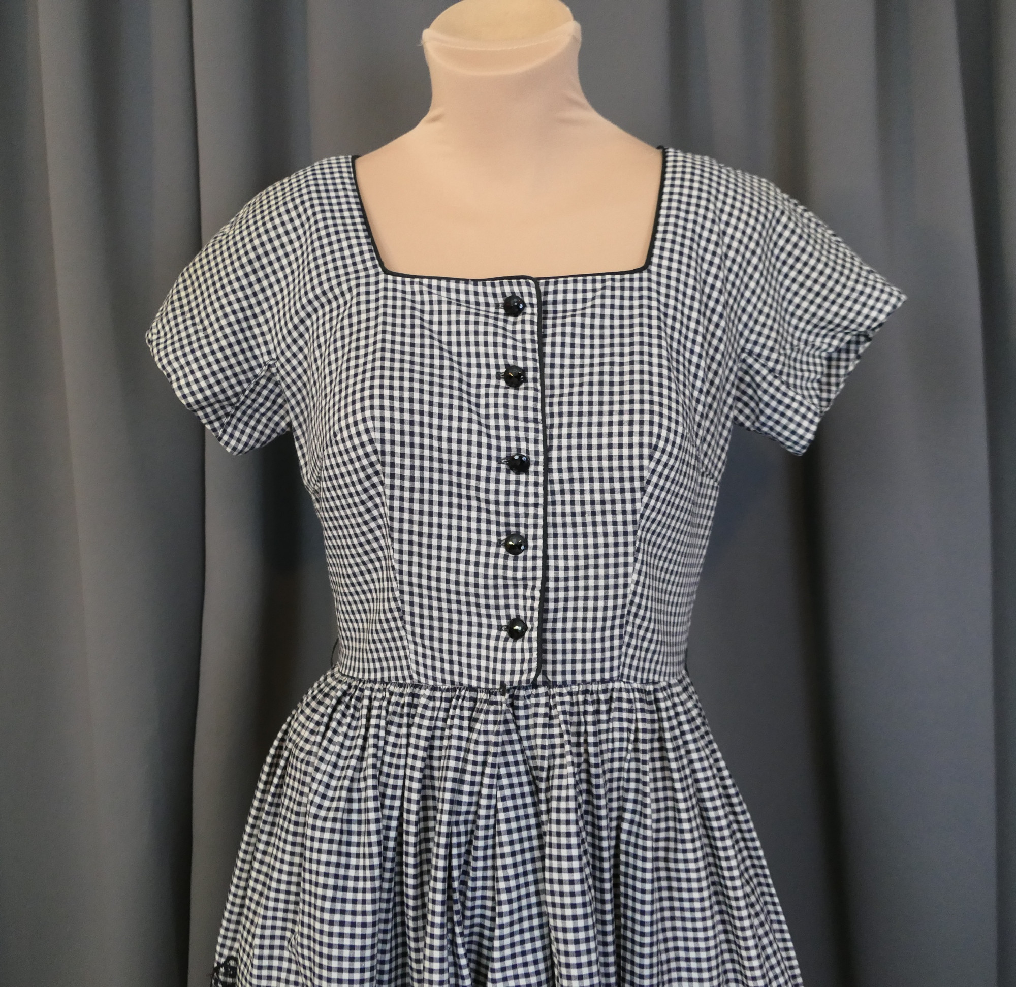 Vintage Black & White Gingham Dress with Black Lace, Full skirt, 1960s  Cotton, 34 bust
