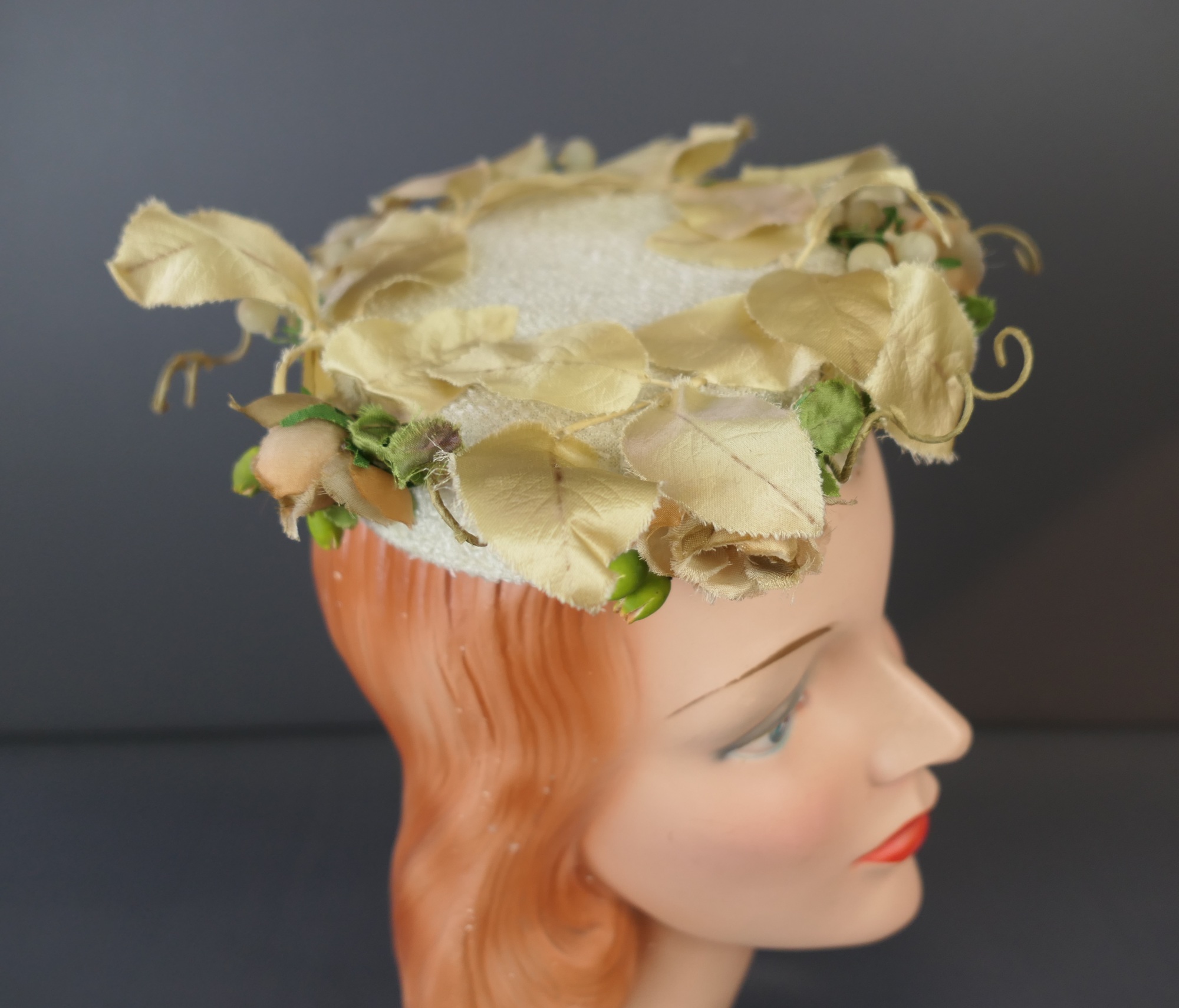 Vintage Ivory‎ Textured Pillbox Hat 1960s Sculptural Mod Cocktail Hat From Jackie Kennedy main image 4