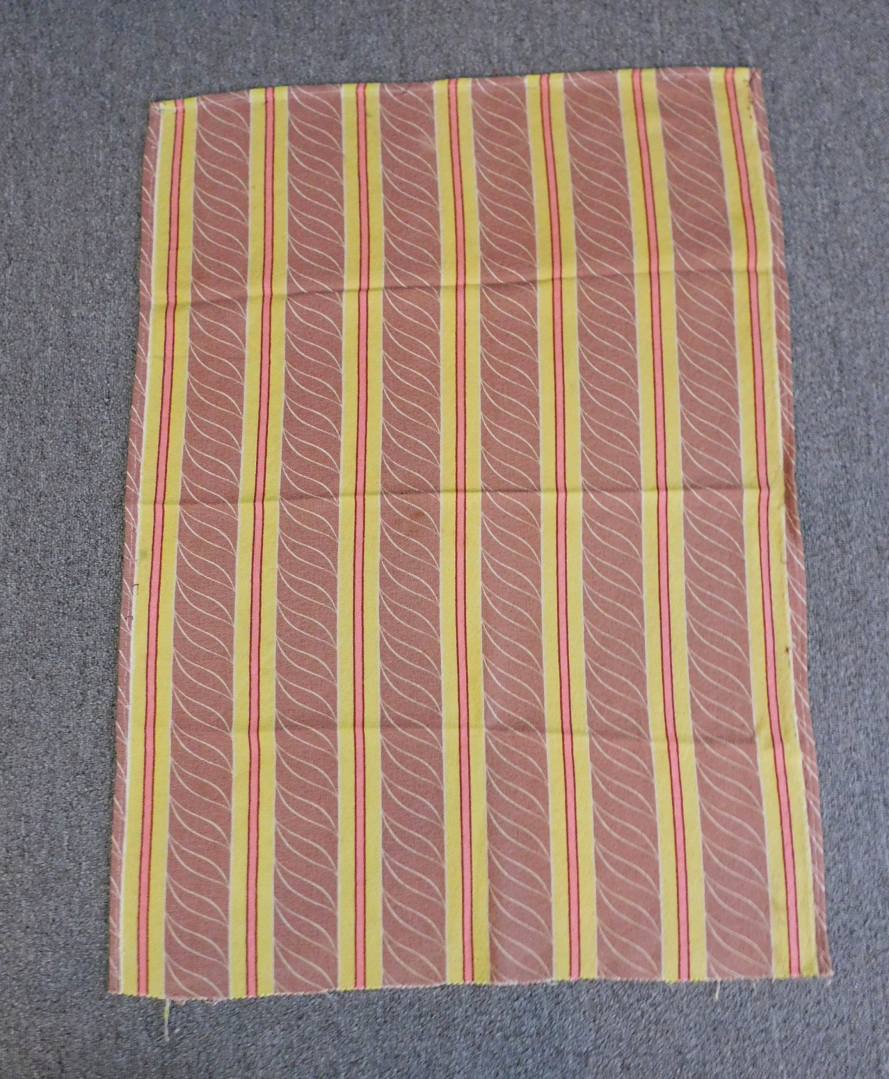 Vintage 1930s Barkcloth Fabric Remnant, 24x33 inches Mauve & Yellow ...
