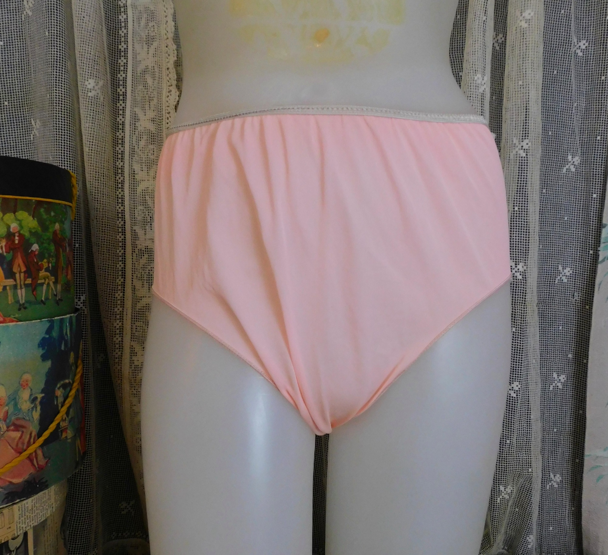 VINTAGE VASSARETTE PINK Satin Nylon Stretch GRANNY WET Womens