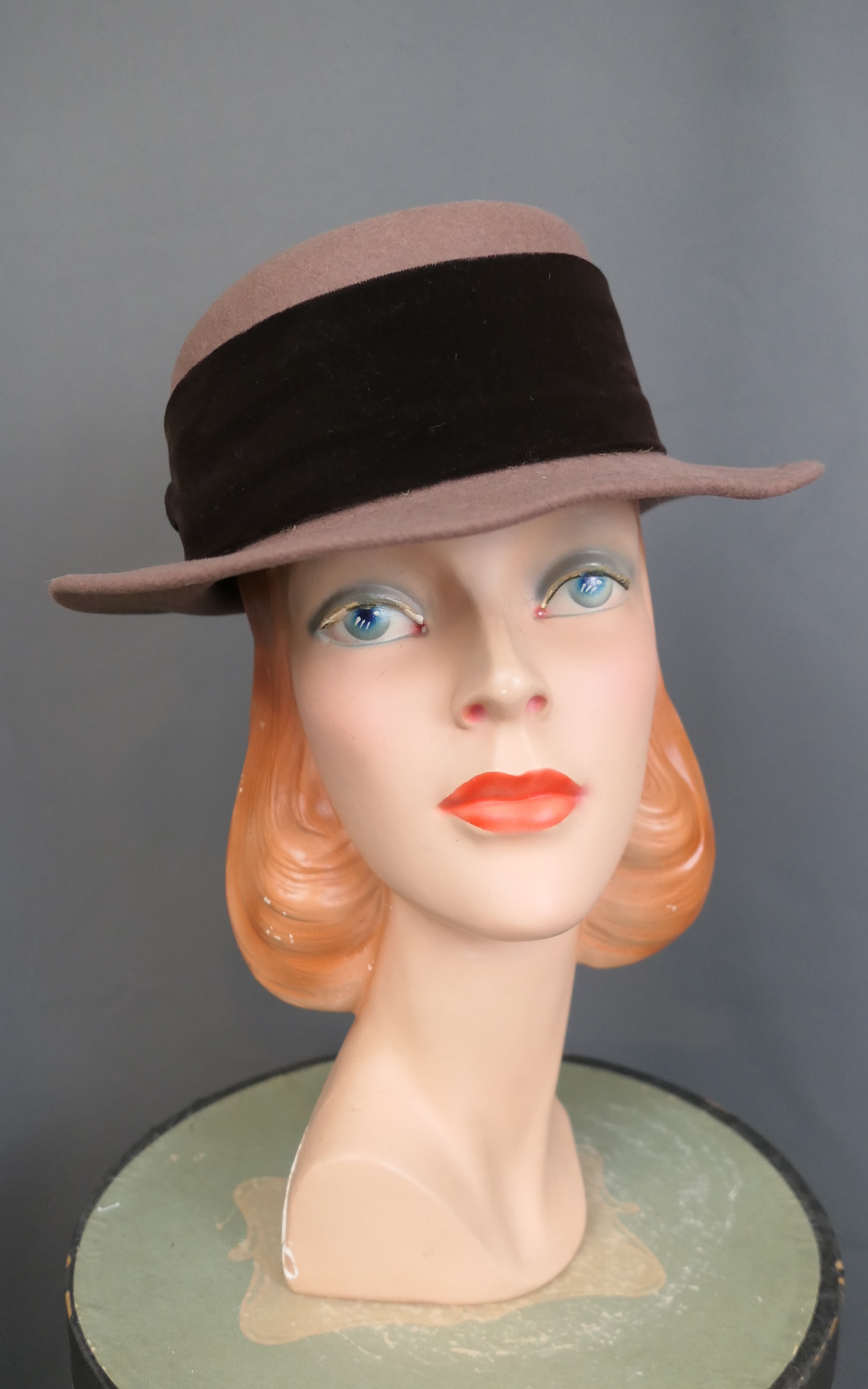Vintage Brown Felt Hat with Velvet Band 1980s, 21 inch head, Betmar wide brim