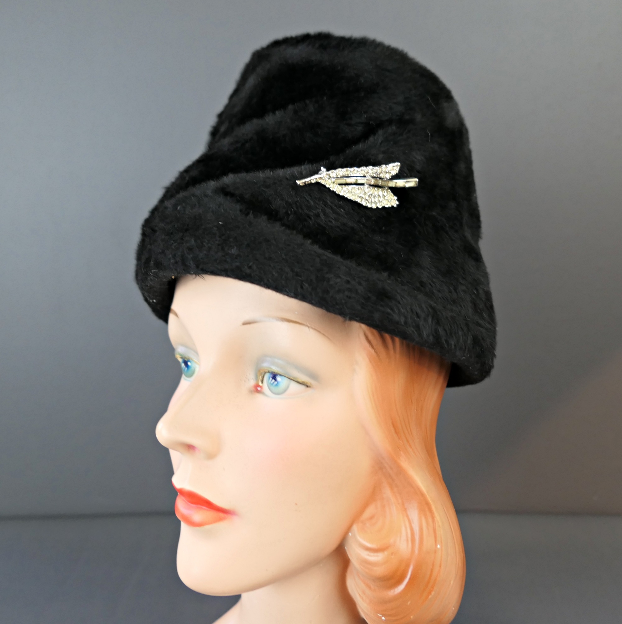 ADORABLE Vintage 1960s Black and Cream Faux Fur Velour Hat & Decorative Brooch 1960s Faux Fur Hat - Etsy main image 2