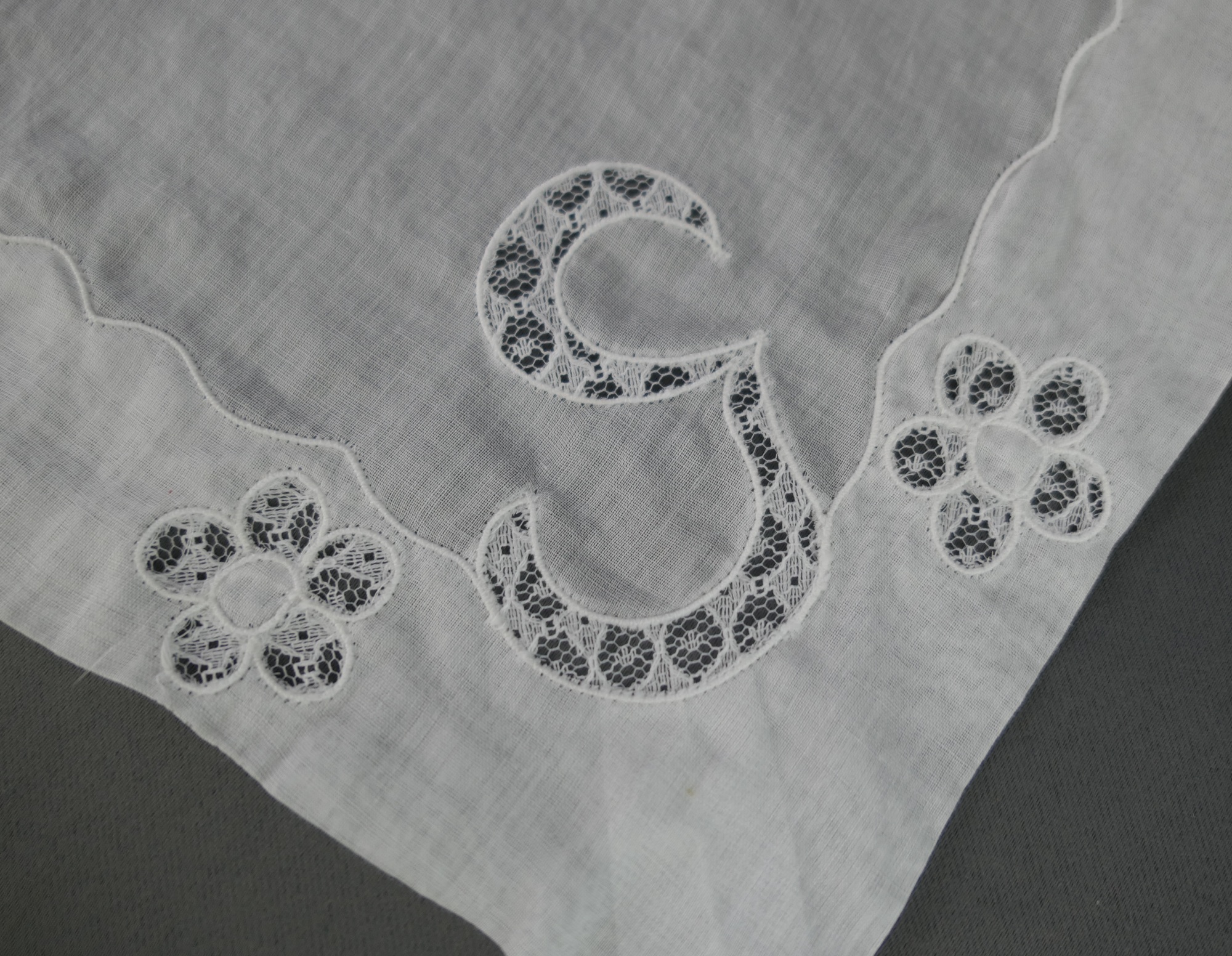 Vintage White Linen Hankie with Lace G, Monogram Initial