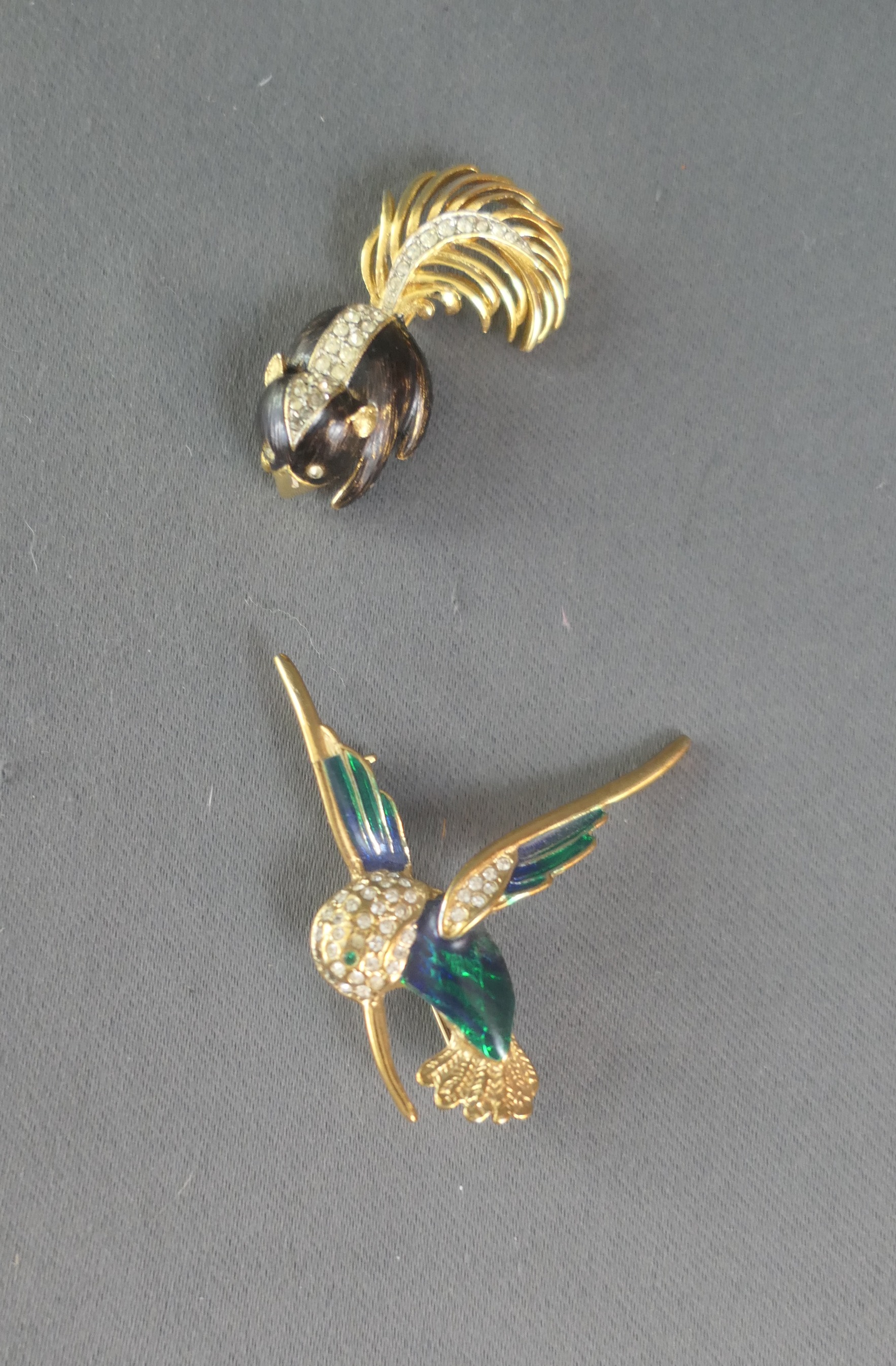 Cute Vintage Skunk & Hummingbird Brooches, Novelty Costume Jewelry, Boucher and Roman, 1960s