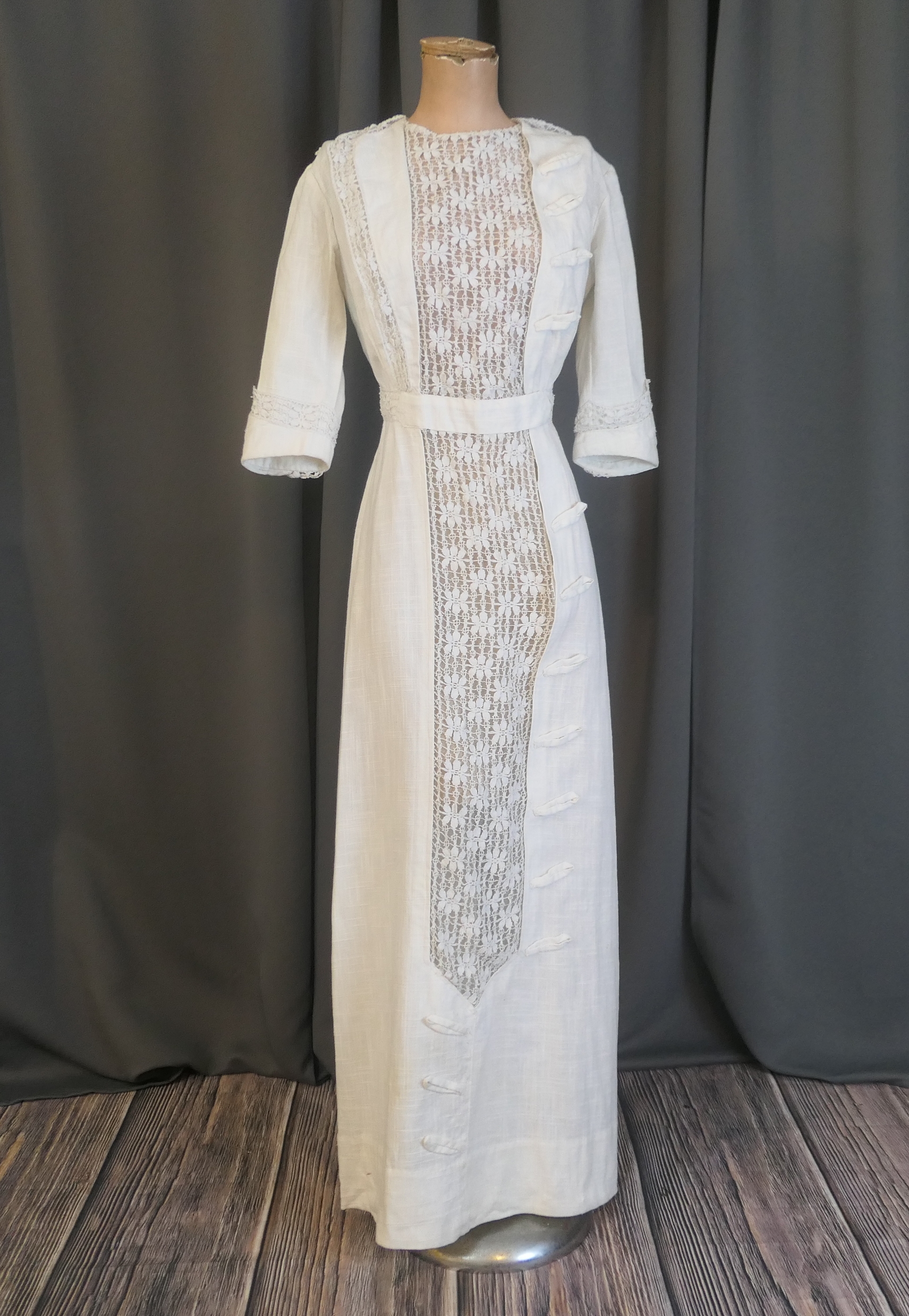 Vintage Edwardian 1900s Linen Dress, Lace Down the front, XS 30 Bust,  Antique White Dress