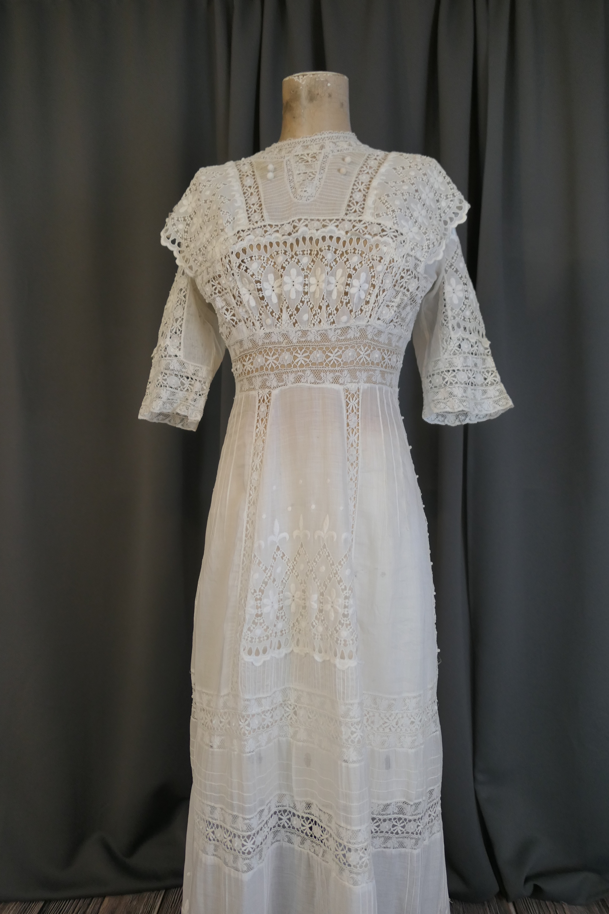 Antique Edwardian Dress 1900s White Cotton & Embroidered Eyelet