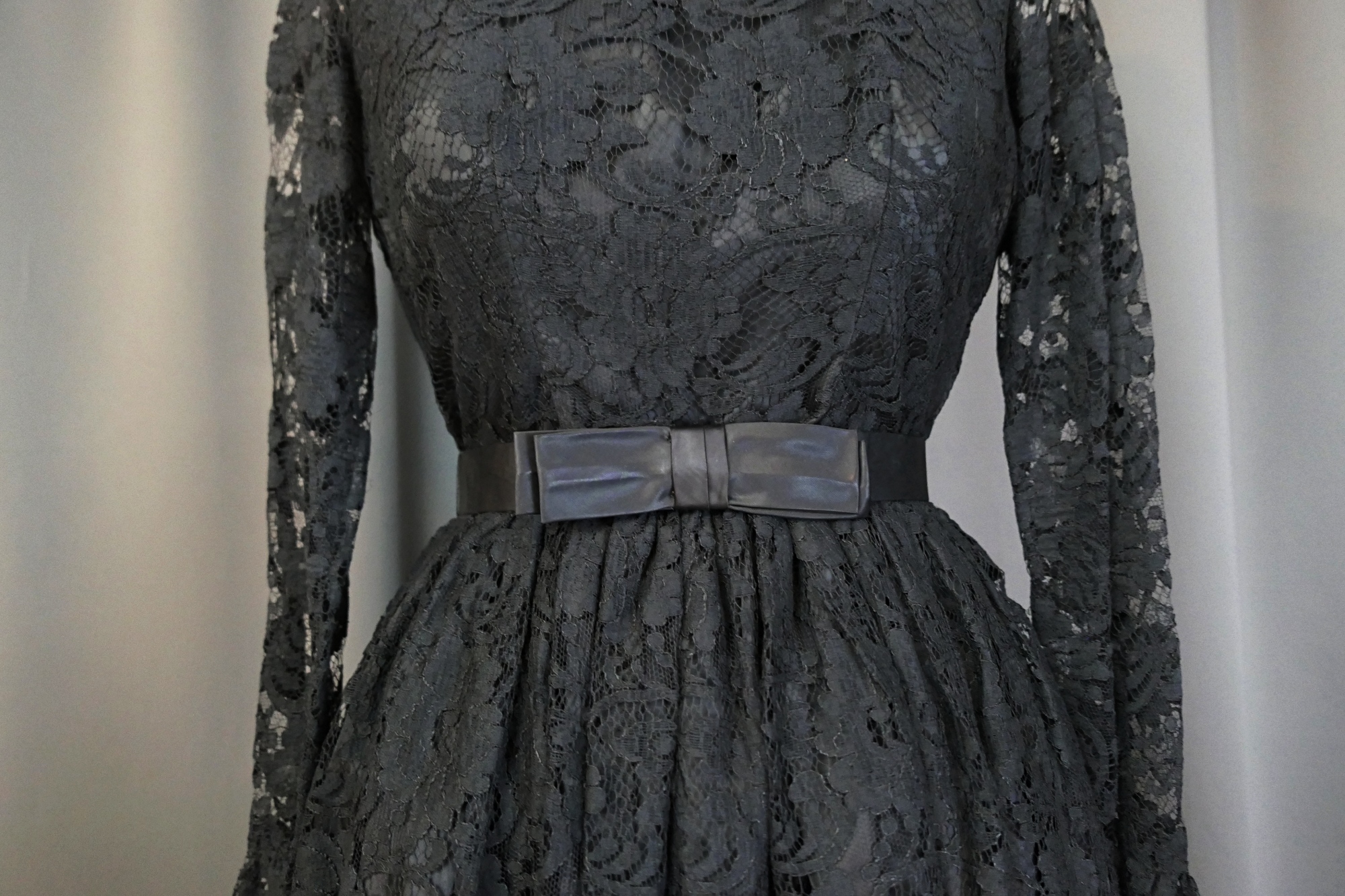 chinese dress ladies Black Lace High Low Homecoming Dresses A Line V Neck Vintage Prom Dress ARD1767