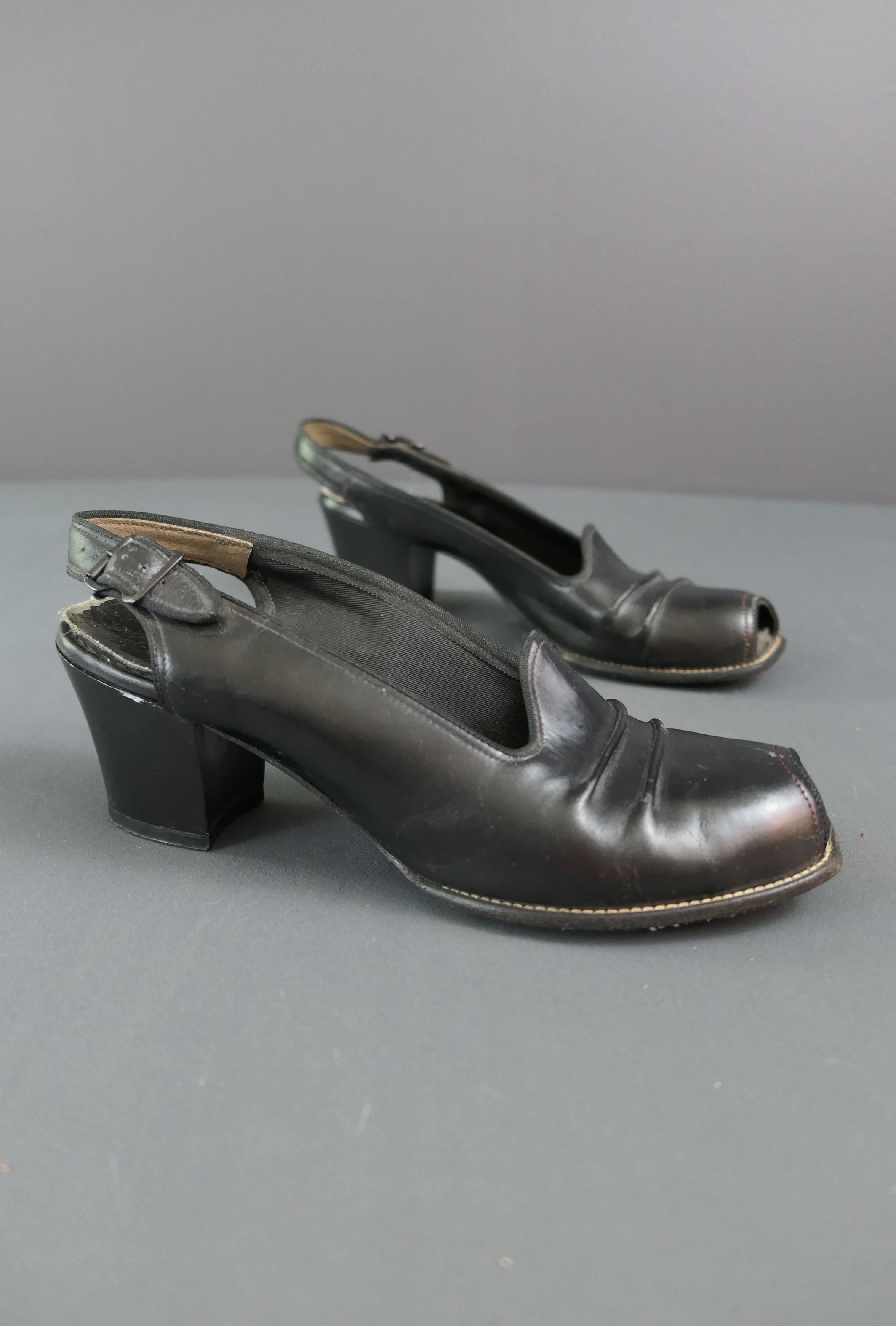 Vintage Black Leather Sling Back  Shoes with Open Toes, Low Heels, 1950s US size 5-1/2