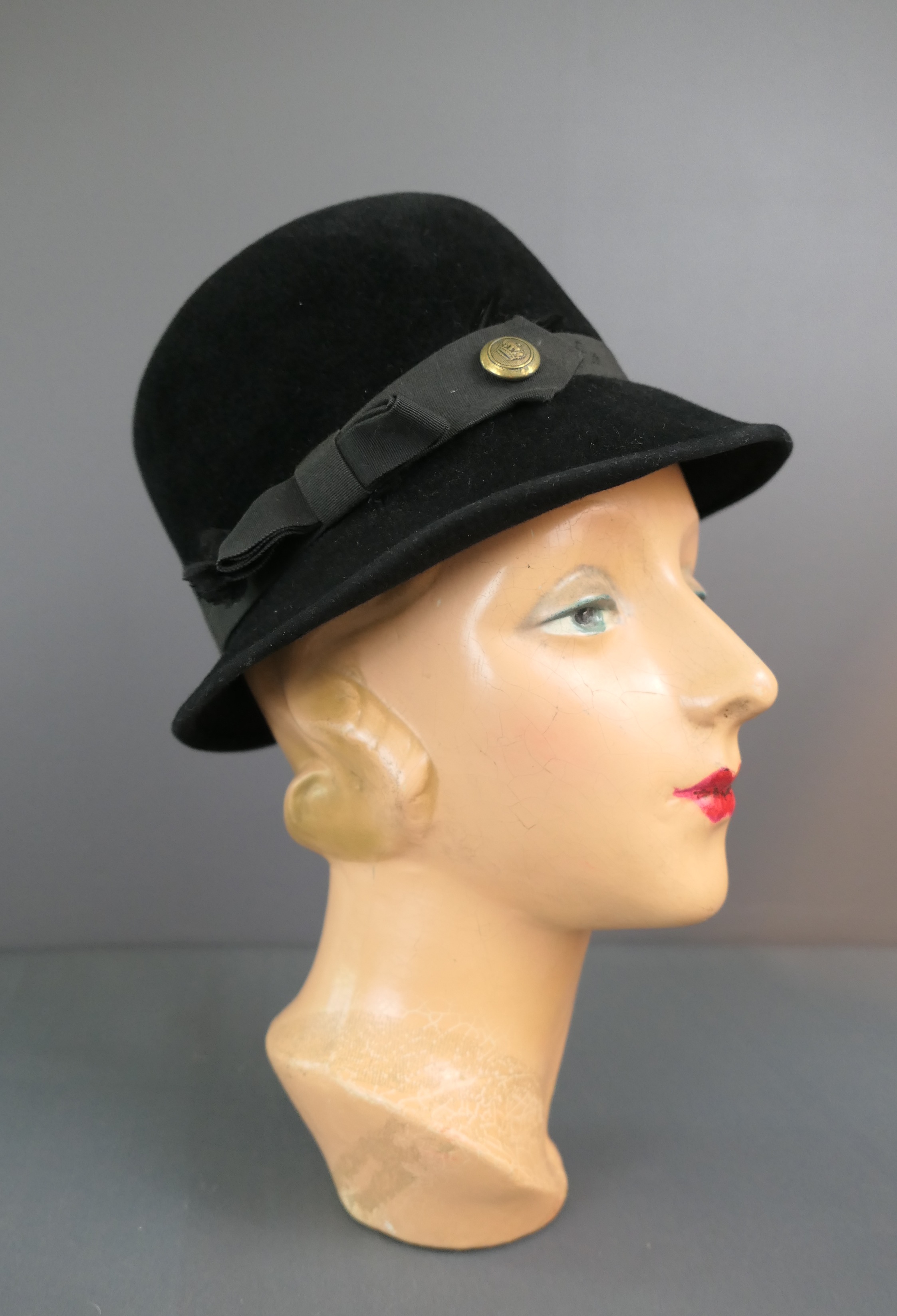 Vintage Black Felt Hat Chic 1960s, 22 inch head, Ribbon, Button and Feathers, Man Style