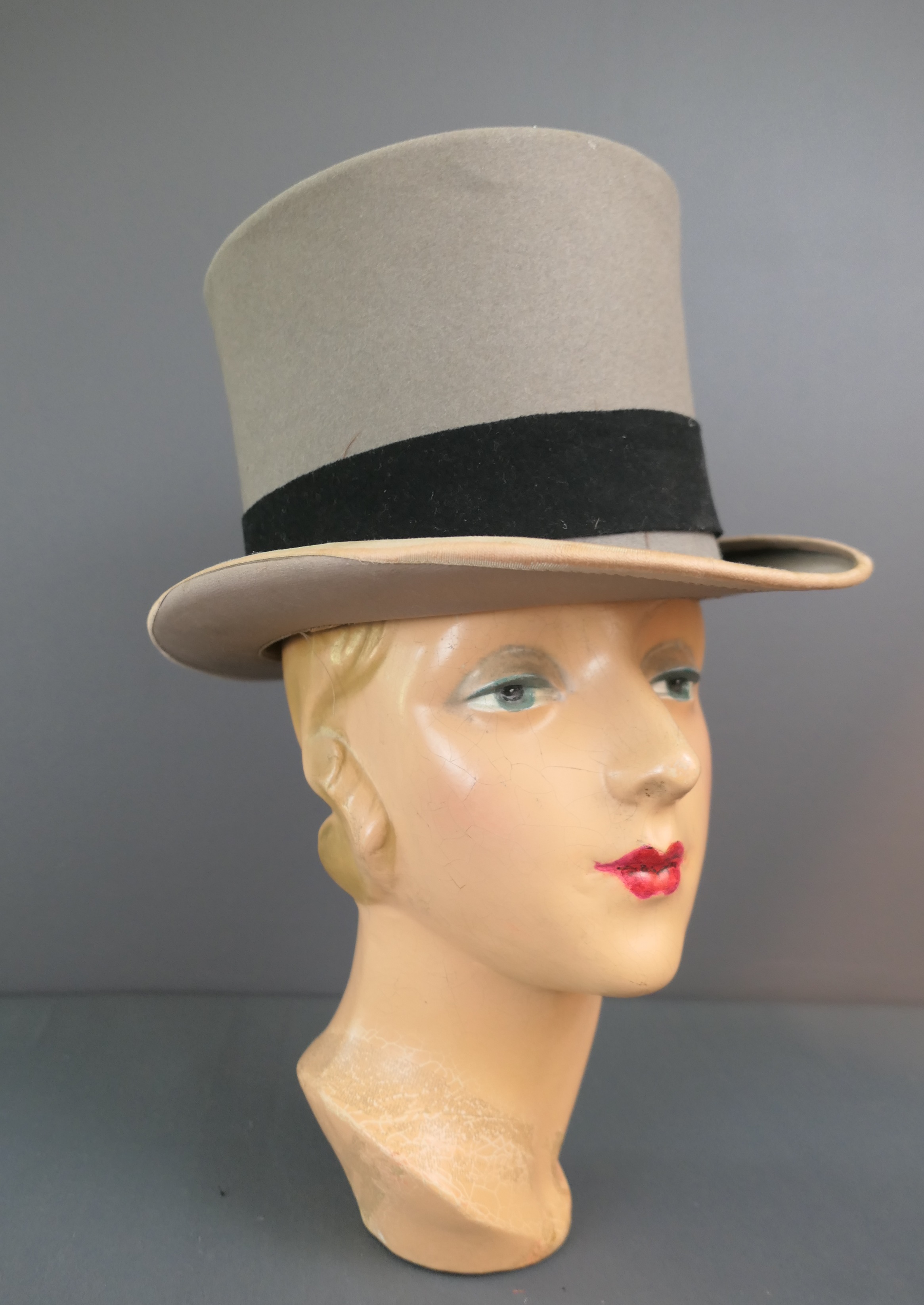 Vintage Grey Felt Men's Top Hat, 1920s Johnson London & Brooks Brothers, 22.5 head, 6 inches tall, with issues