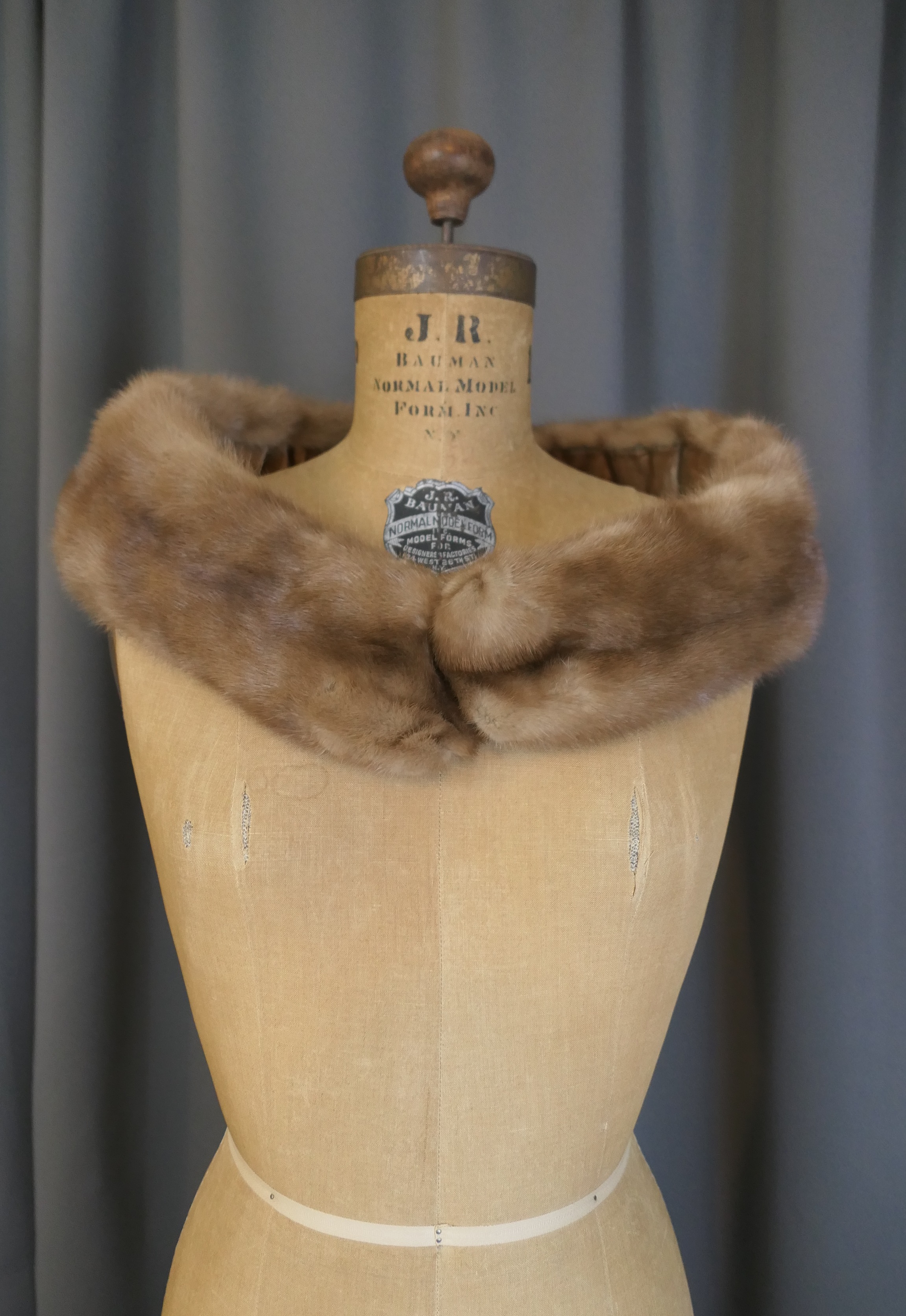Vintage Mink Fur Scarf for Neck Or Shoulder Wrap, 1950s, Winter Collar with Clips, 37 inches long
