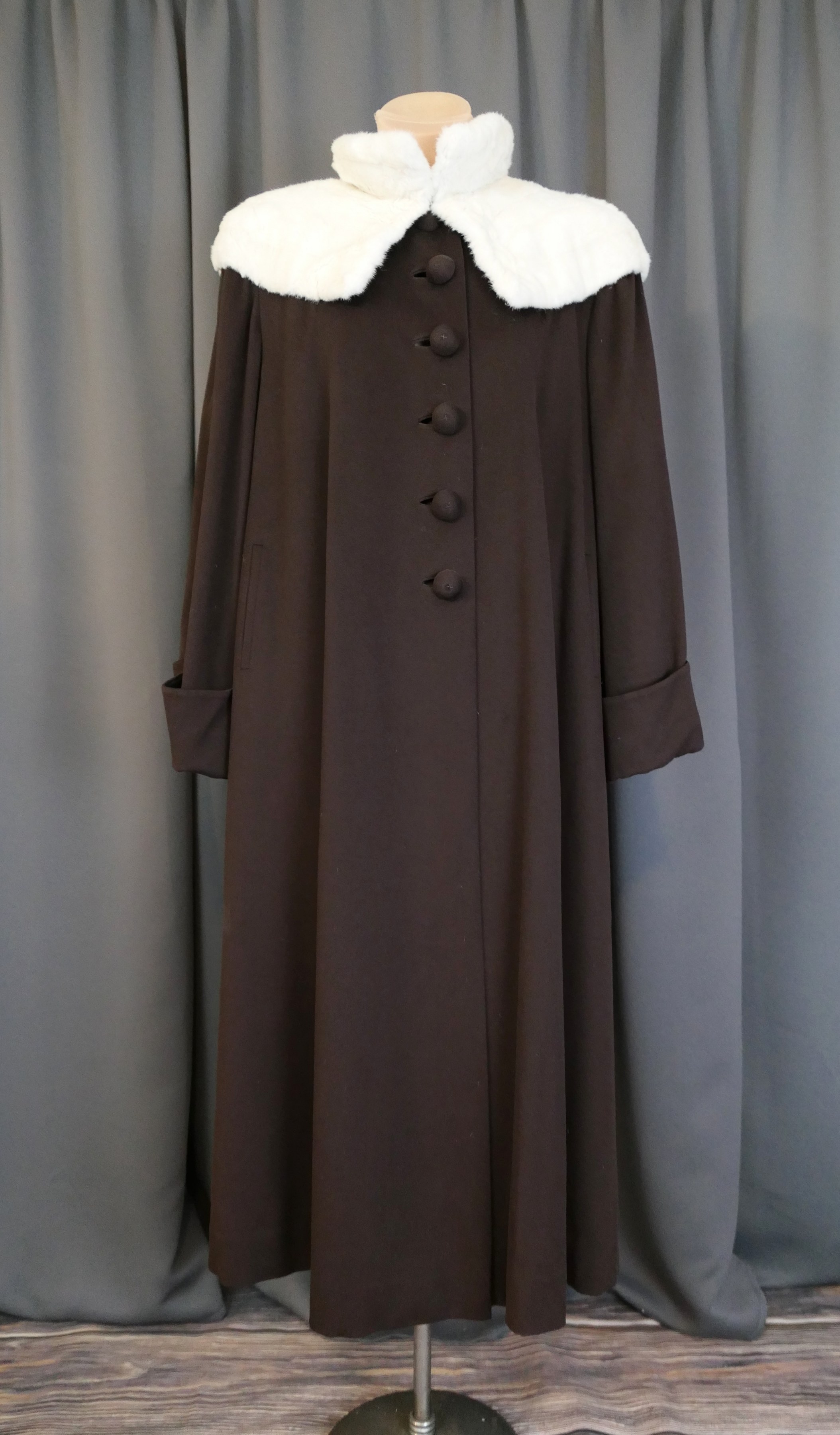 Vintage Brown Winter Coat with White Ermine Fur Collar, 1940s, 44 bust, Heavy Winter