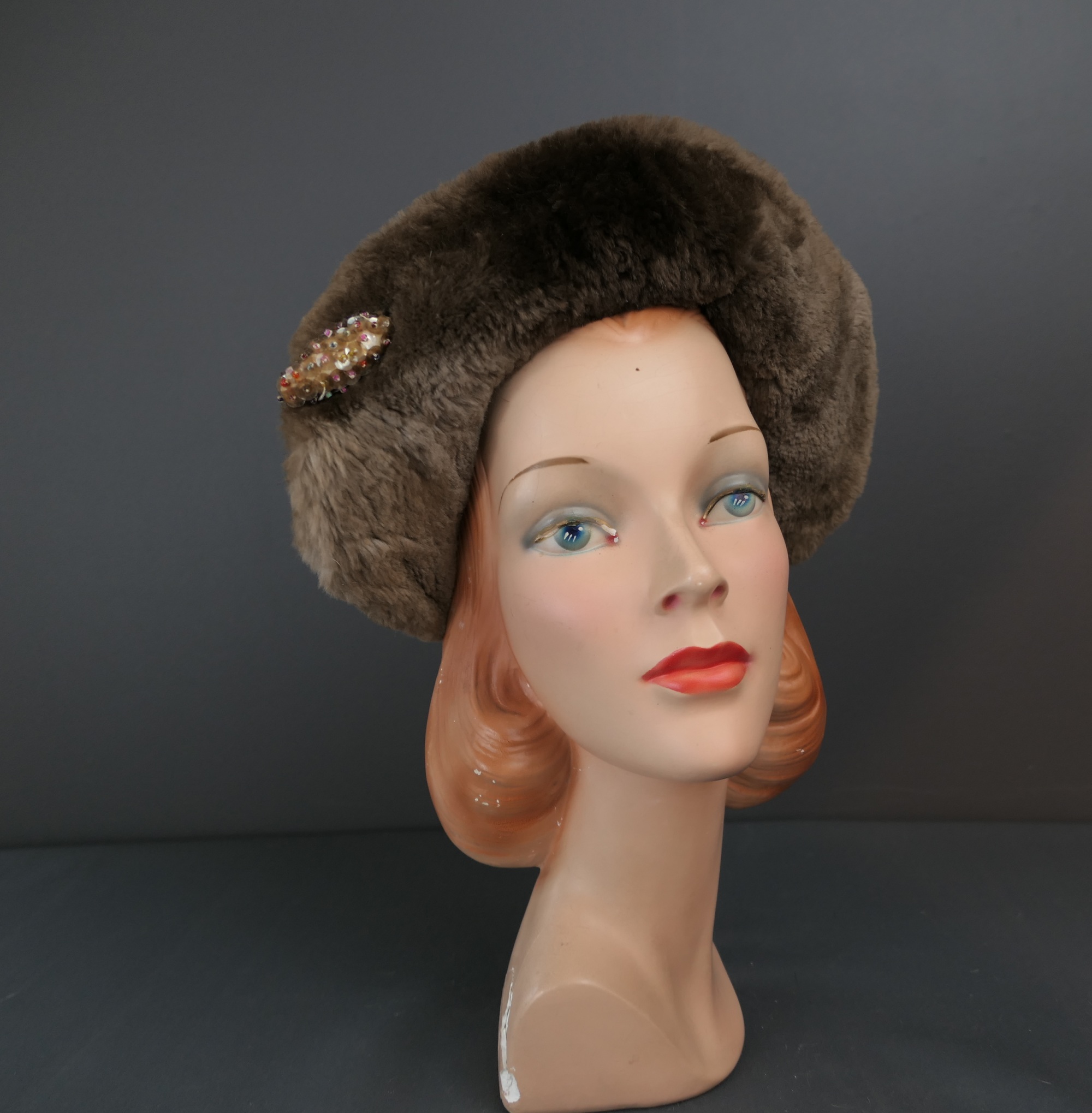 Vintage 1930s Black Felt & Fur Hat Fitted with Rolled  display picture 1