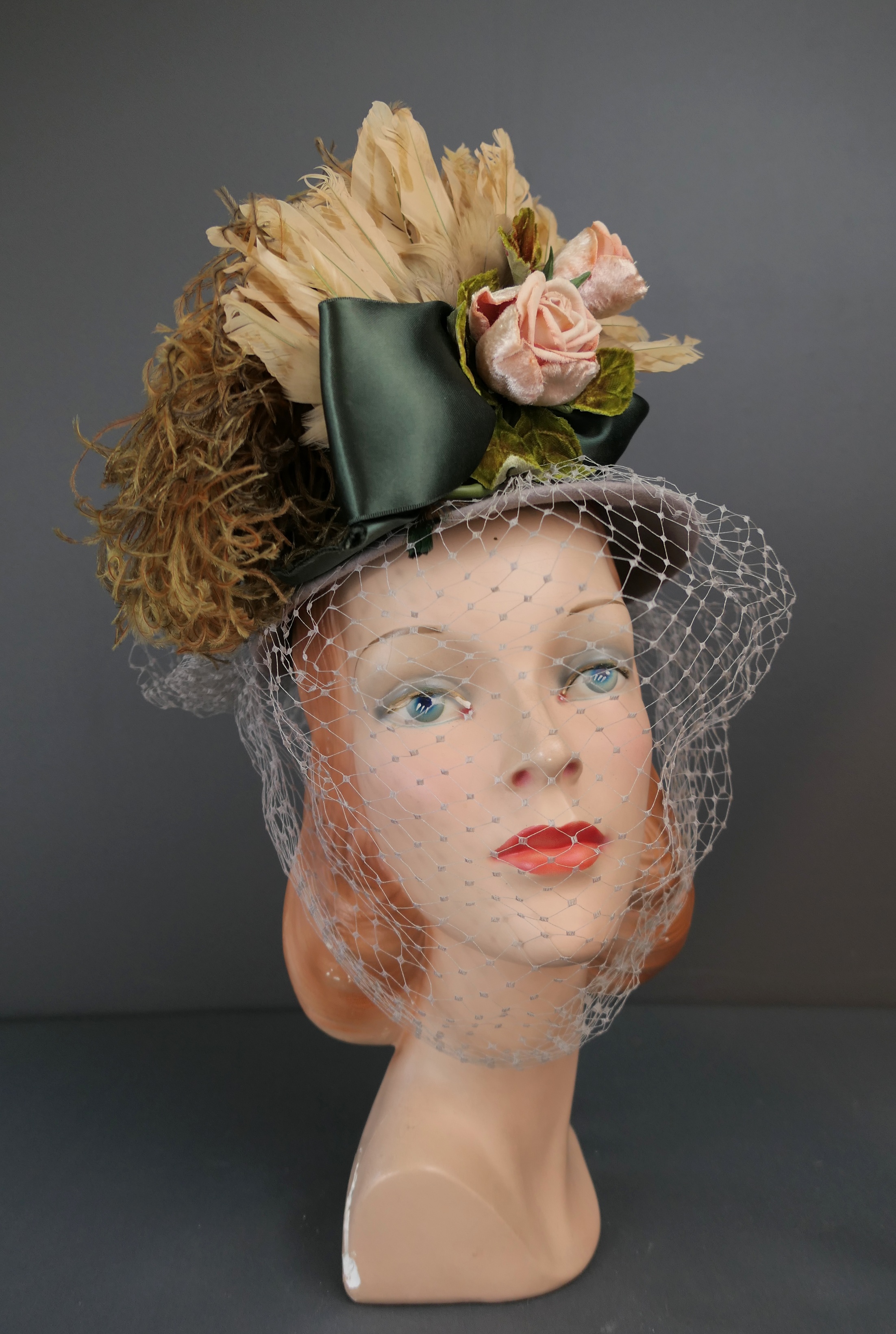 Vintage 1940s Tilt Hat with Dramatic Feathers, Grey Felt  display picture 1