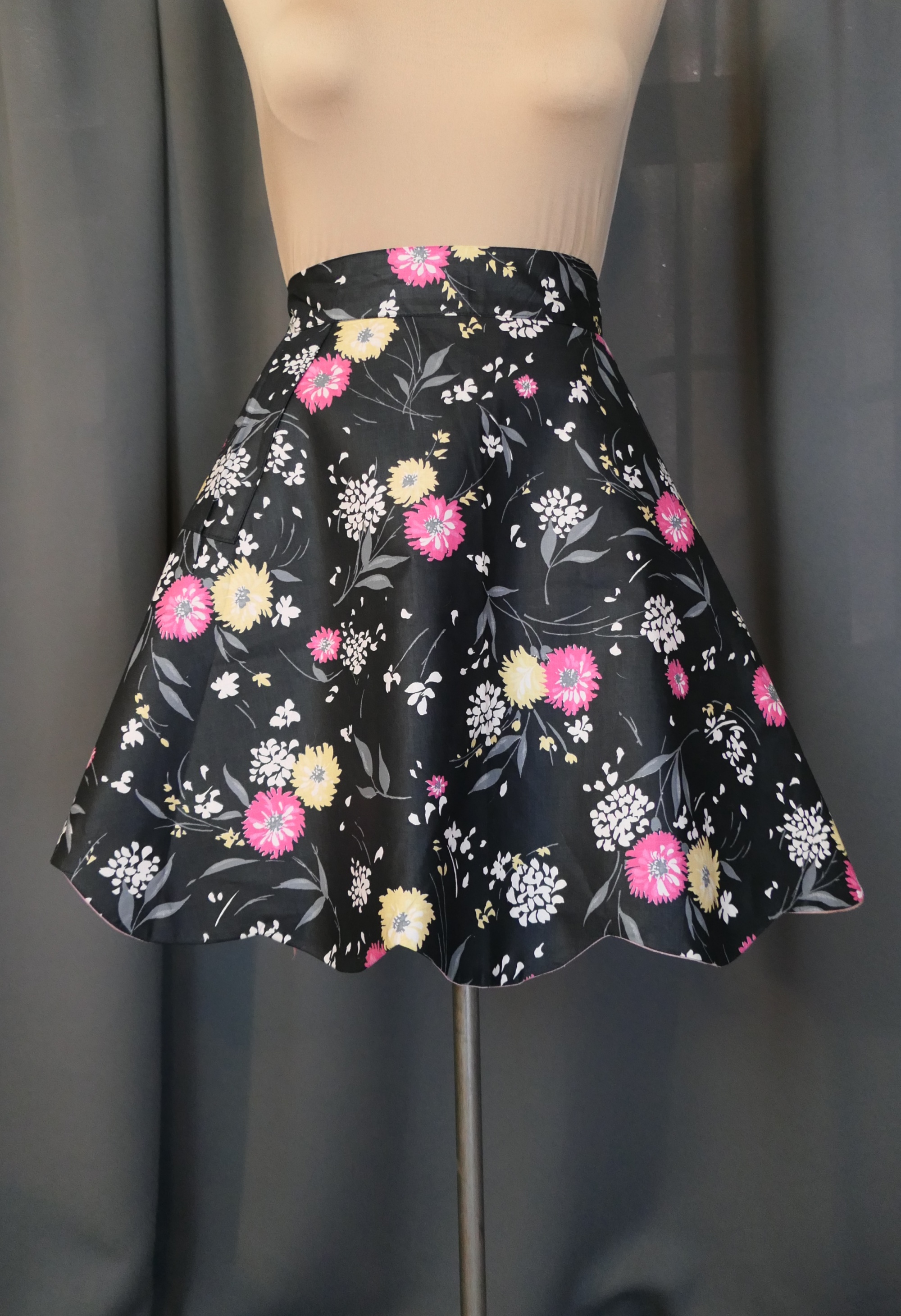 Vintage Reversable 1950s Apron, Black Floral and Pink Organdy, unused