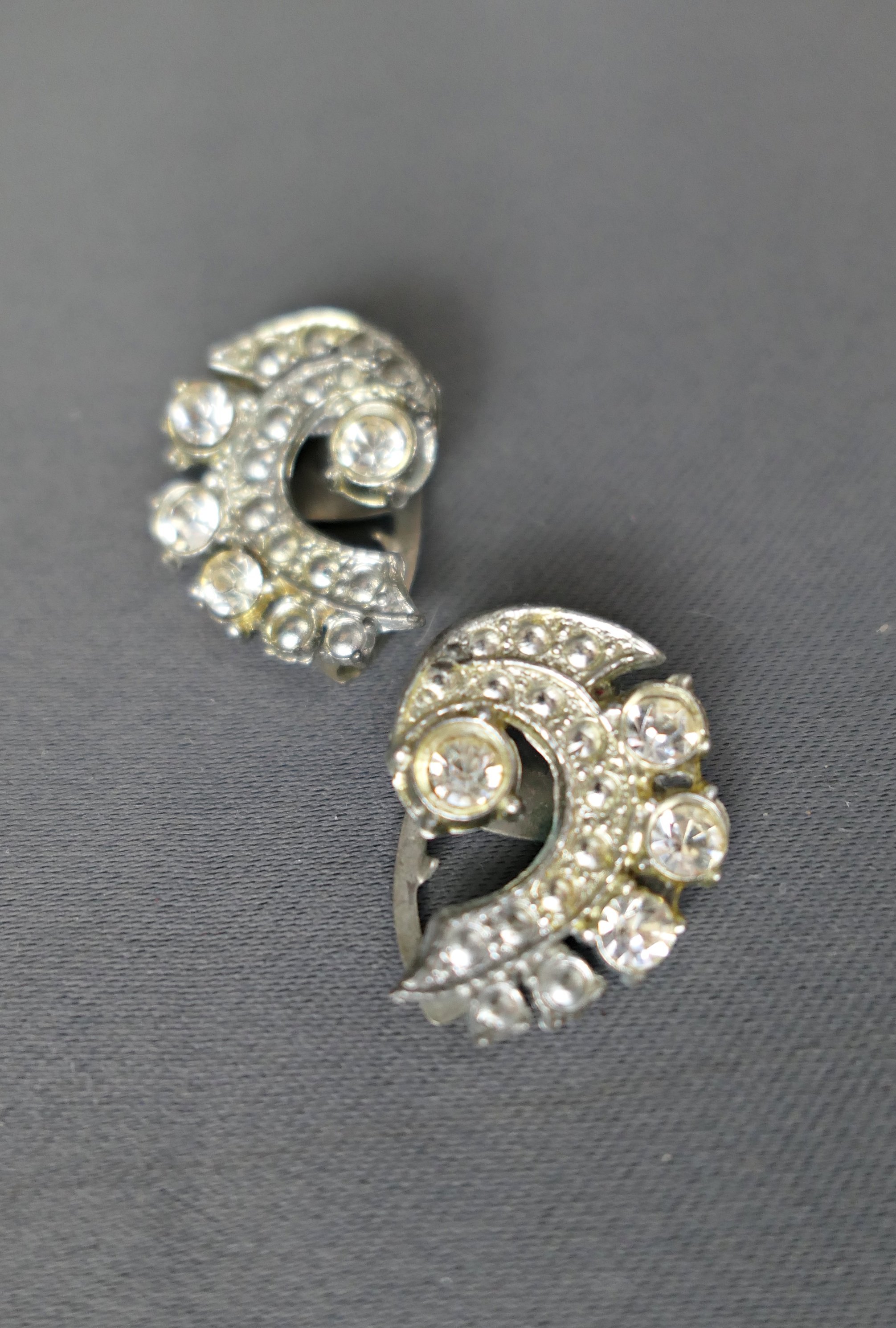 Vintage 1930s 1940s Rhinestone Dress Clips, Pair, Small 1 inch