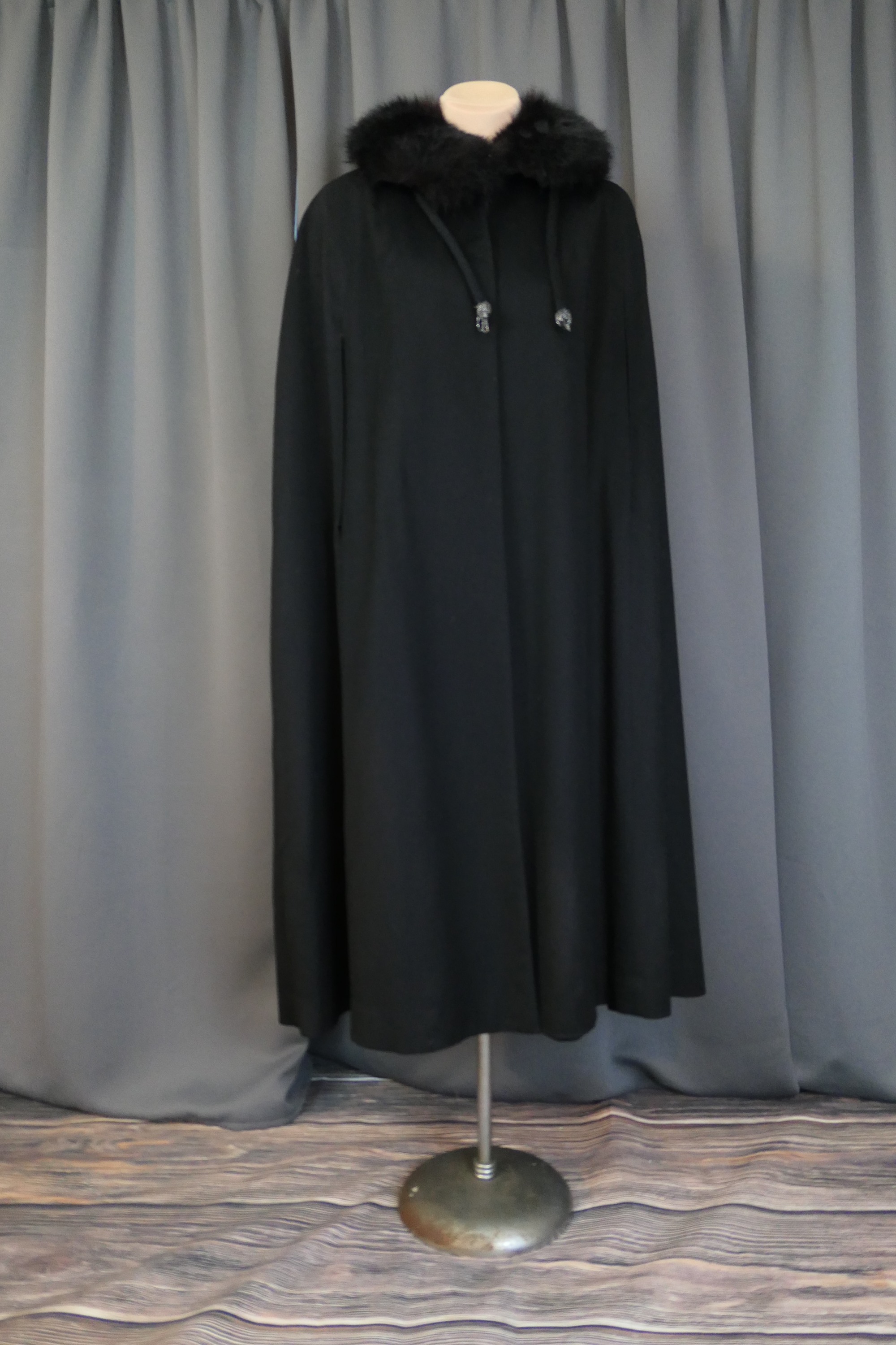 Long Vintage Black Wool Cape with Fur Collar 1960s Freiss, slits, Winter Evening