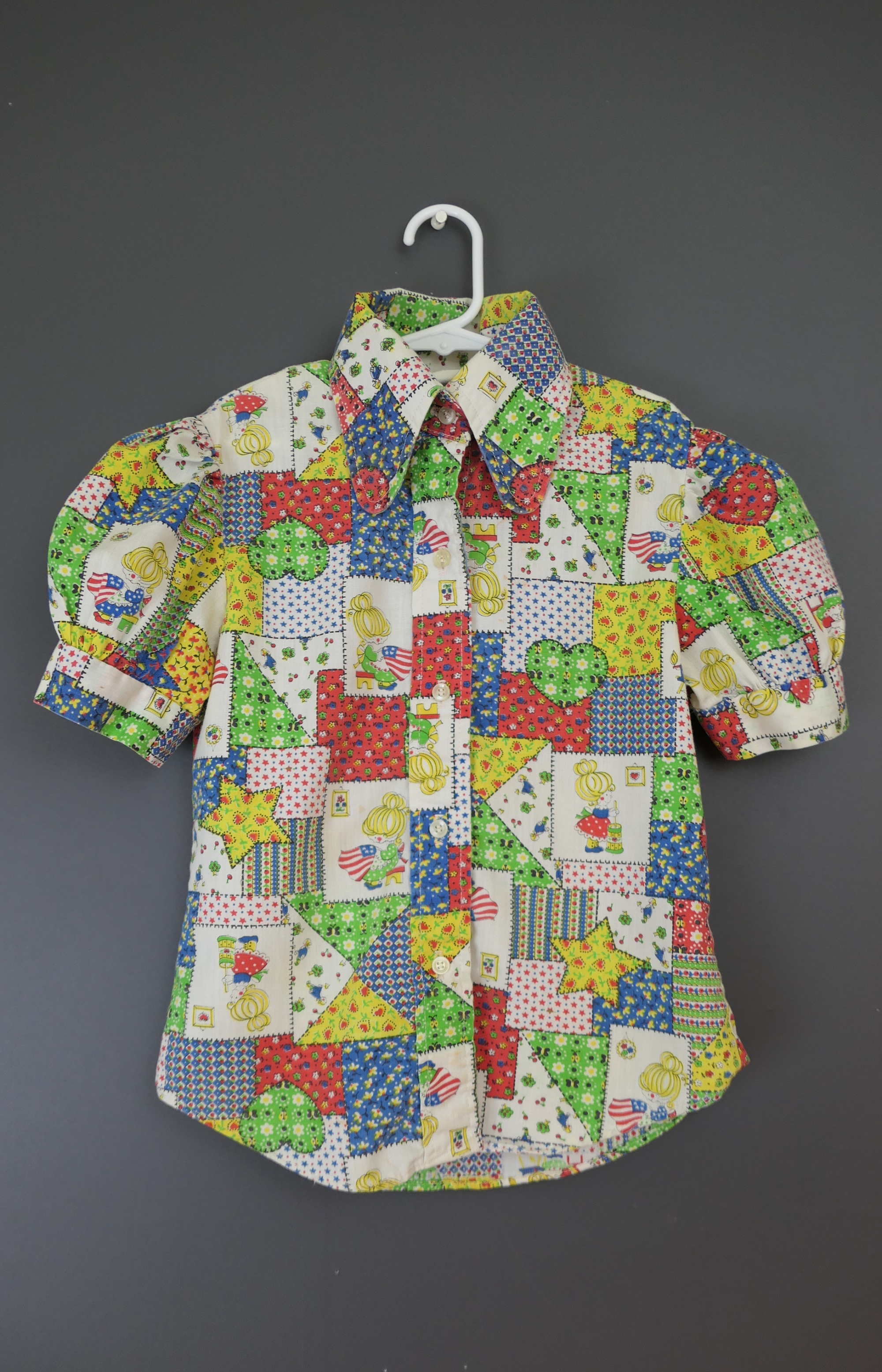 Vintage Little Girl Shirt, Girl & Patchwork Print 1970s, Betsy Ross Flag Novelty Print,