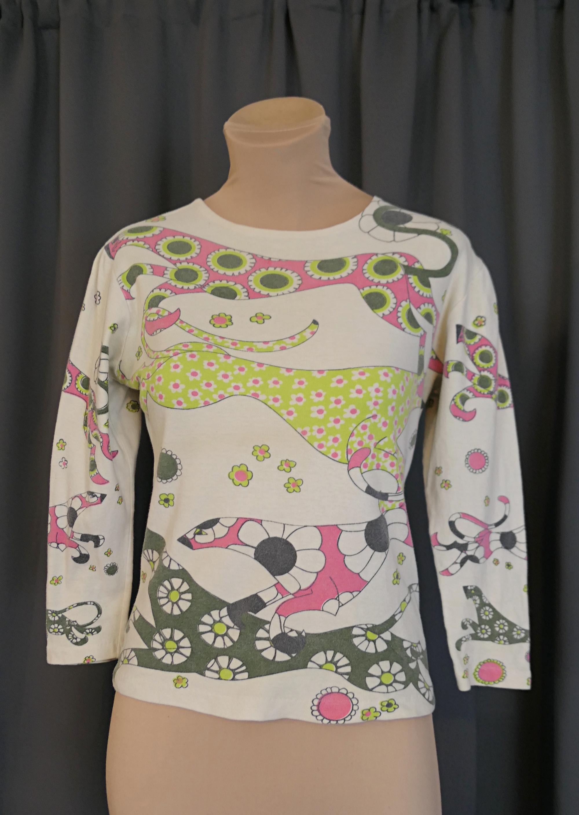 Vintage 1970s Top with Big Cats, Cheetahs, 34 bust, issues