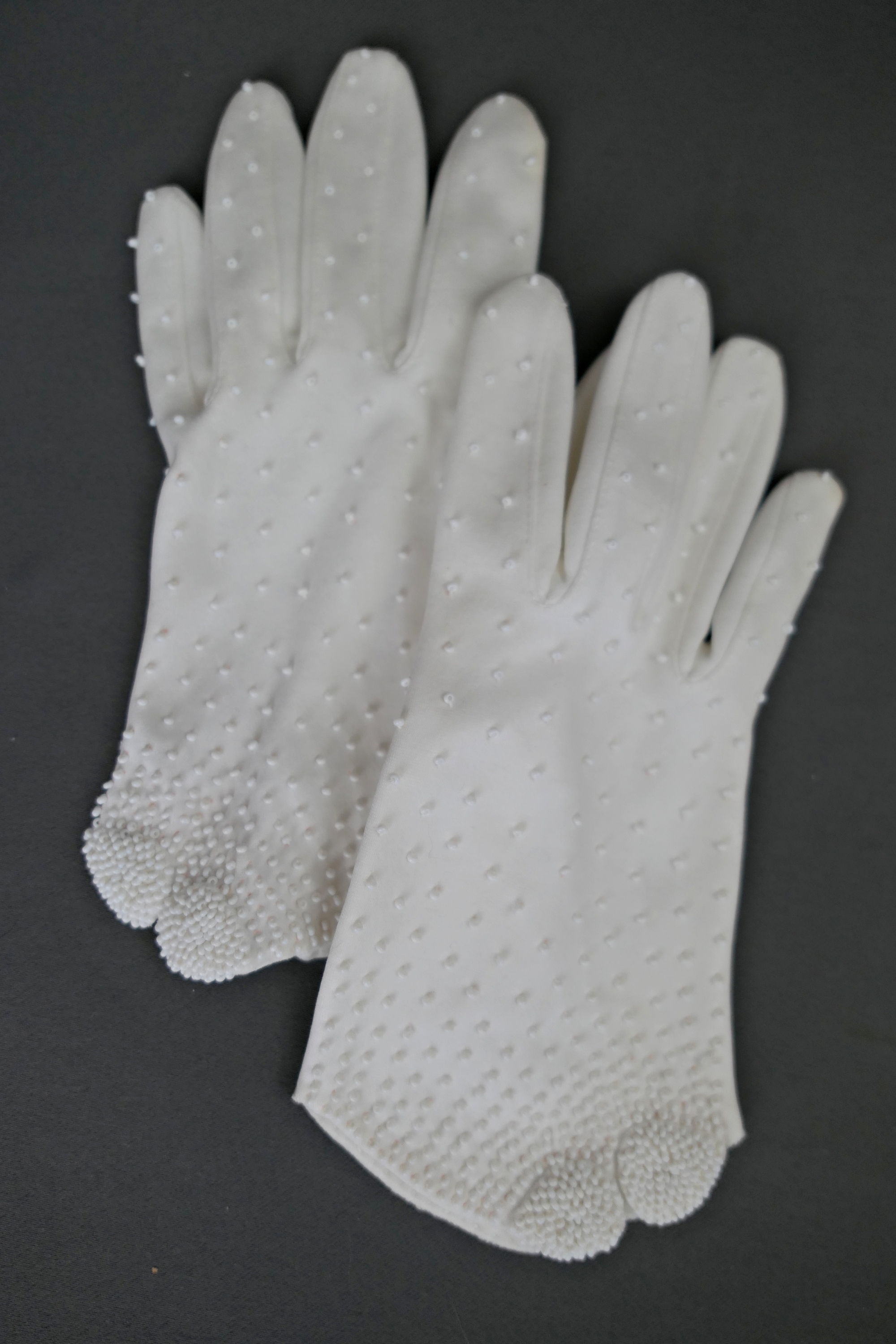 Vintage White Beaded Dress Glove 1950s size 6-1/2 cotton