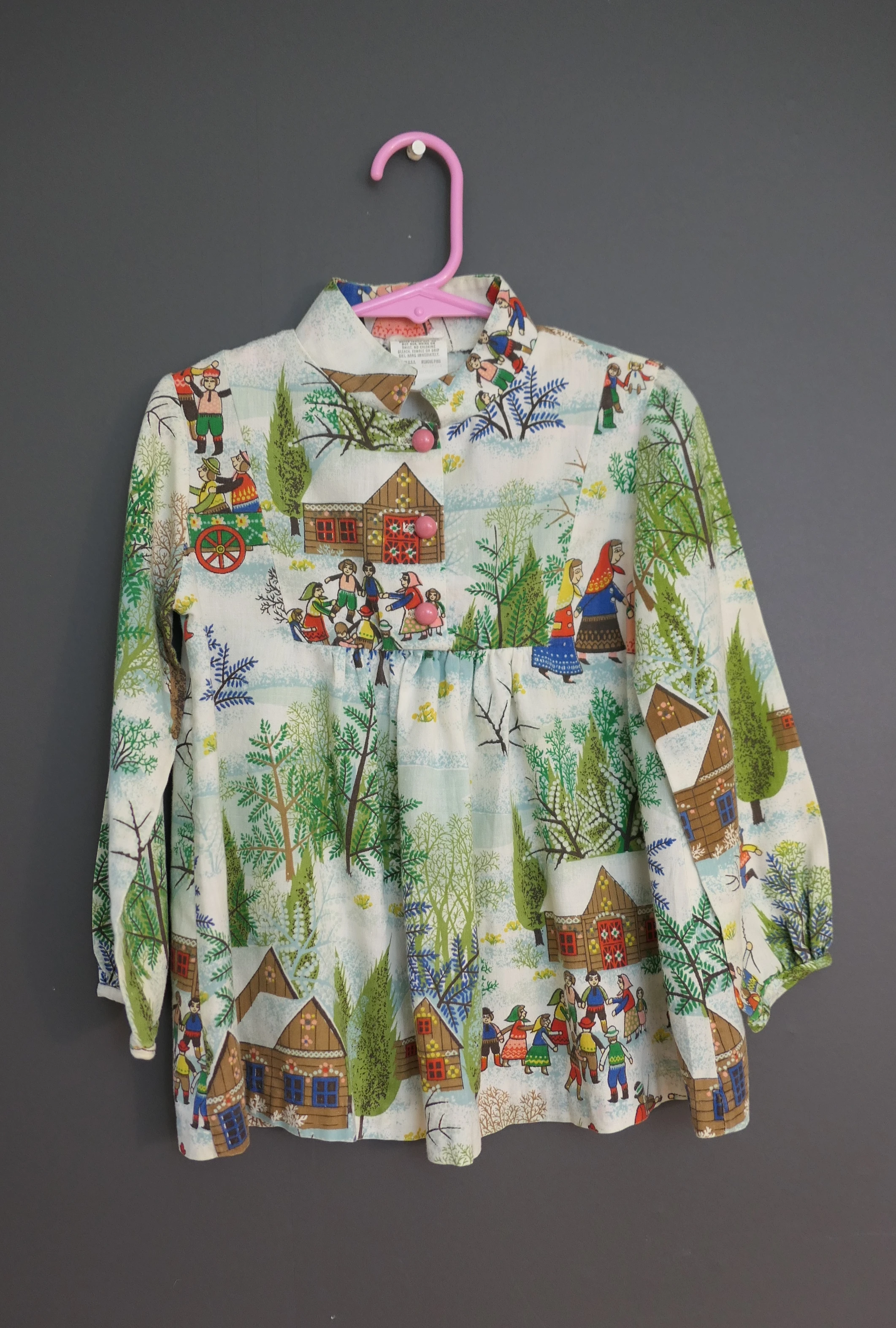 Vintage Little Girl Dress 1980s, Winter Forest Folk People Novelty Print